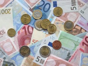Euromünzen und -banknoten